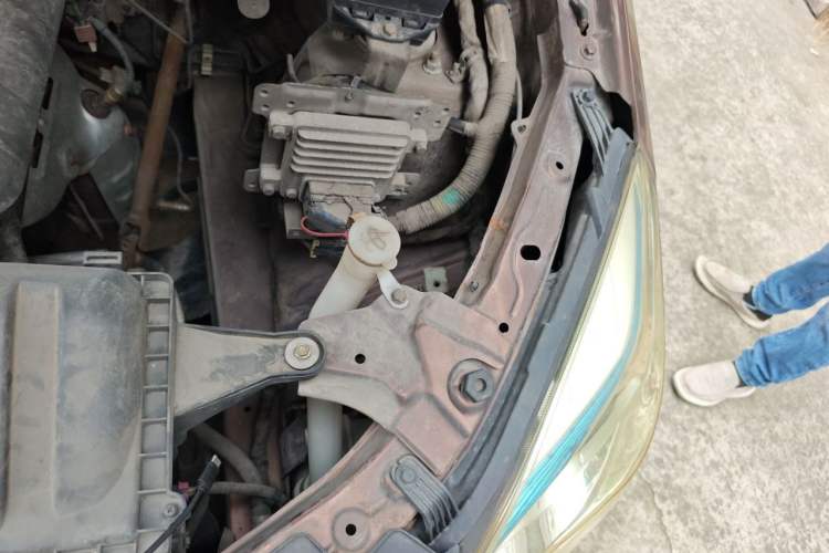 Used HYOSOW H2 2016 H2E 1.5L Classic Model BJ415A Engine Bay Left