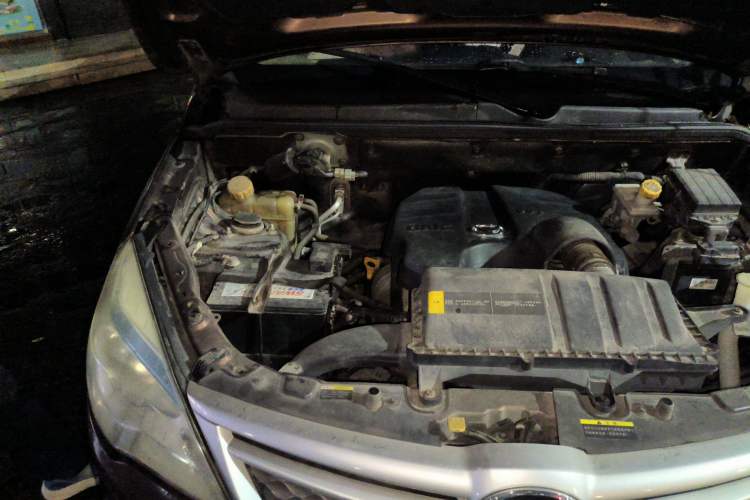 Used HYOSOW H2 2016 H2E 1.5L Fashion Model BJ415B Engine Bay Right