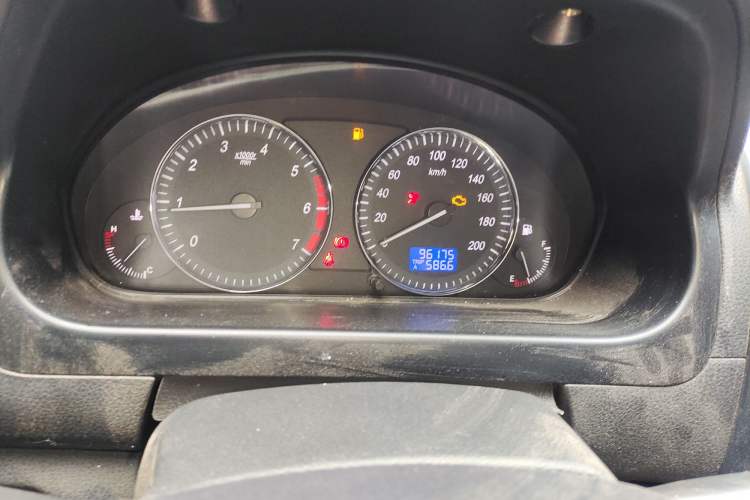 Used HYOSOW H2 2016 H2E 1.5L Elite Model BJ415B Odometer Close Up