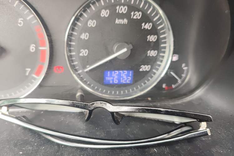 Used HYOSOW H2 2016 H2E 1.5L Classic Model BJ415A Odometer Close Up