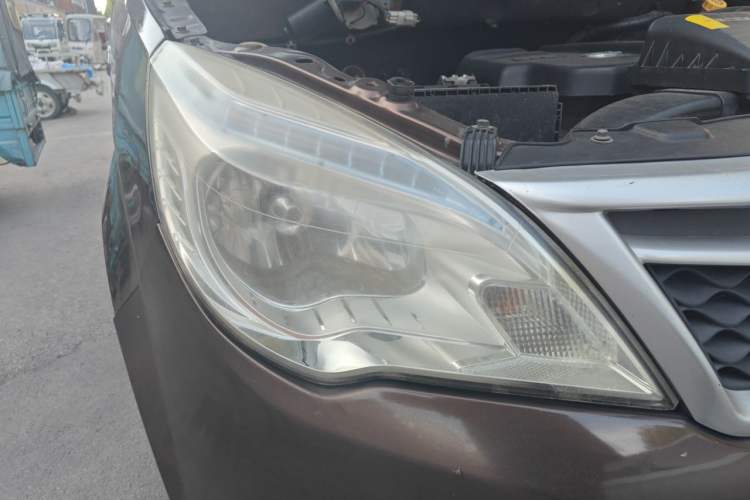 Used HYOSOW H2 2016 H2E 1.5L Elite Model BJ415B Right Front Headlight