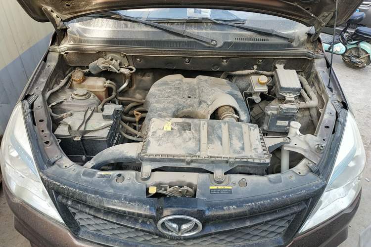 Used HYOSOW H2 2016 H2E 1.5L Fashion Model BJ415B Engine Bay