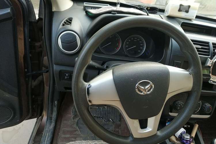Used HYOSOW H2 2016 H2E 1.5L Fashion Model BJ415B Steering Wheel
