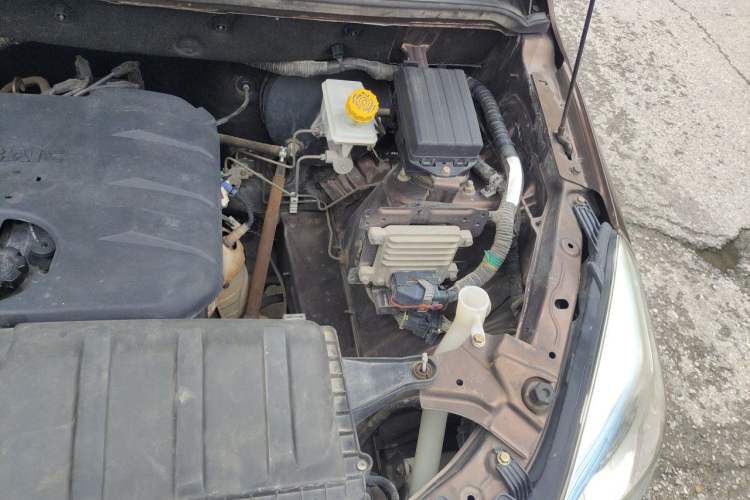 Used HYOSOW H2 2016 H2E 1.5L Classic Model BJ415A Engine Bay Left