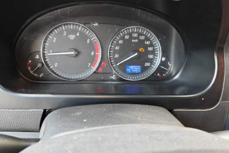 Used HYOSOW H2 2016 H2E 1.5L Fashion Model BJ415B Odometer Close Up