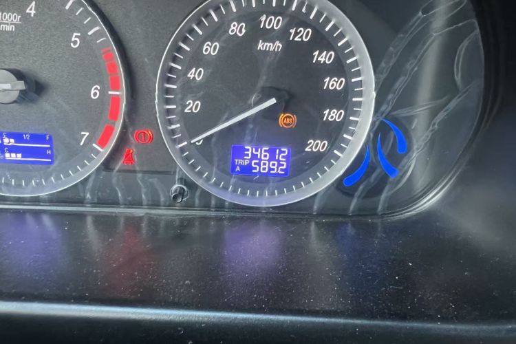 Used HYOSOW H2 2016 H2E 1.5L Elite Model BJ415B Odometer Close Up