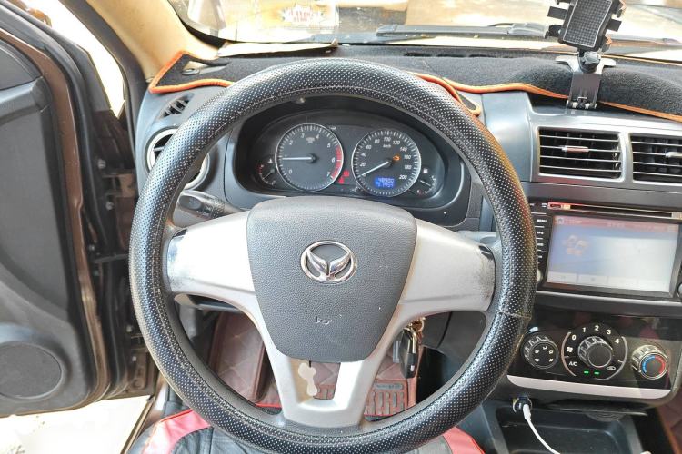 Used HYOSOW H2 2016 H2E 1.5L Fashion Model BJ415B Steering Wheel