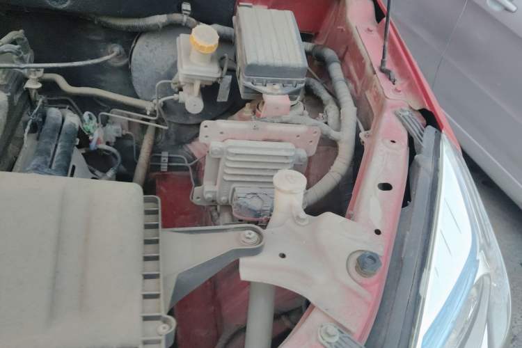 Used HYOSOW H2 2016 H2E 1.5L Classic Model BJ415A Engine Bay Left