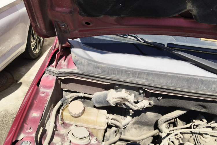 Used HYOSOW H2 2016 H2E 1.5L Classic Model BJ415A Engine Bay Right