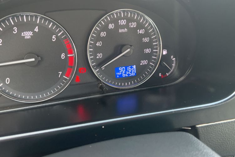 Used HYOSOW H2 2016 H2E 1.5L Fashion Model BJ415B Odometer Close Up