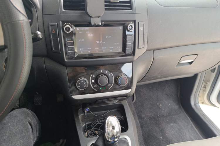Used HYOSOW H2 2016 H2E 1.5L Elite Model BJ415B Audio And AC Panel