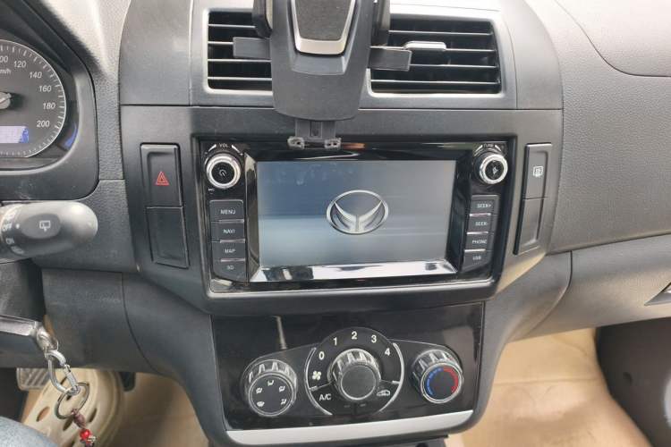 Used HYOSOW H2 2016 H2E 1.5L Elite Model BJ415B Audio And AC Panel