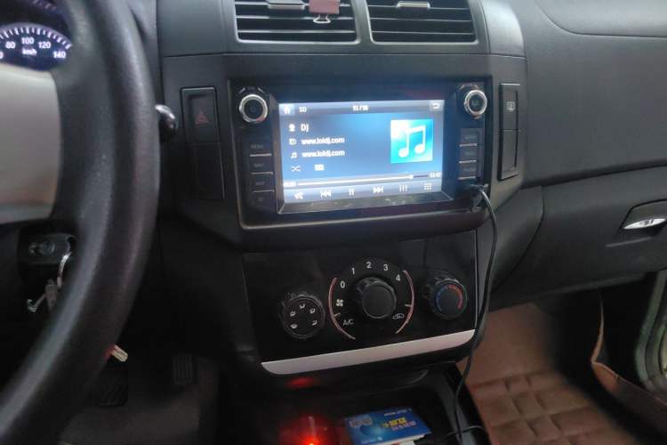 Used HYOSOW H2 2016 H2E 1.5L Elite Model BJ415B Audio And AC Panel