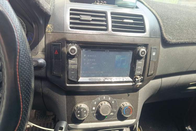 Used HYOSOW H2 2016 H2E 1.5L Elite Model BJ415B Audio And AC Panel