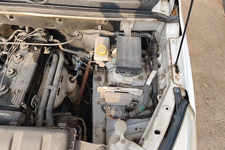 Used HYOSOW H2 2016 H2E 1.5L Classic Model BJ415A Engine Bay Left