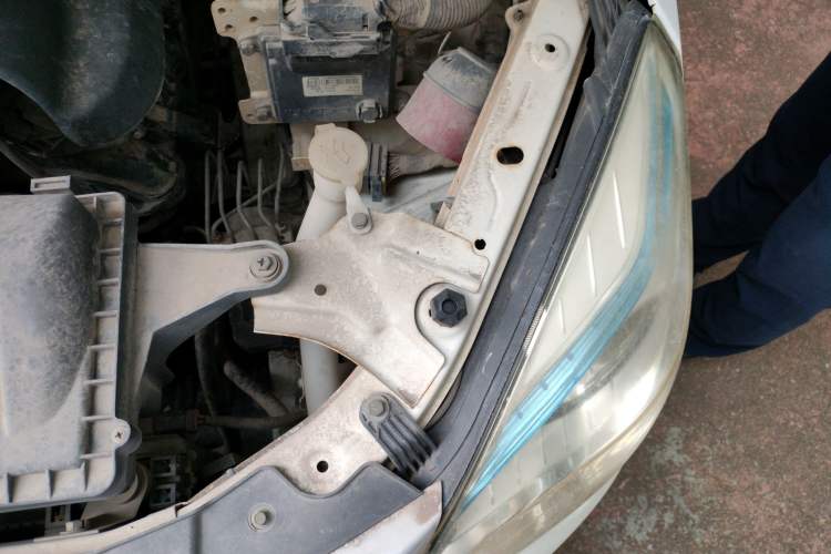 Used HYOSOW H2 2016 H2E 1.5L Elite Model BJ415B Engine Bay Left