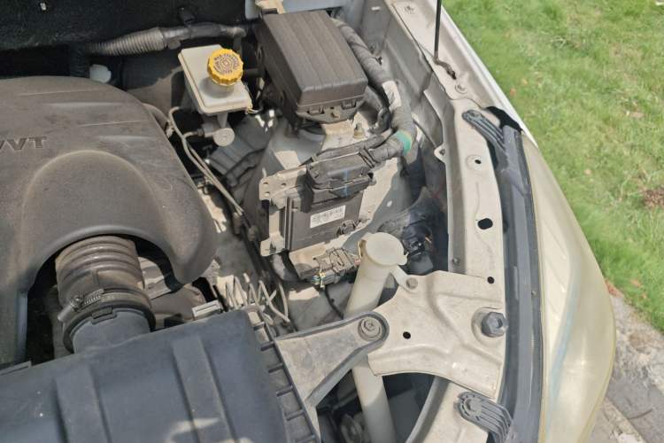 Used HYOSOW H2 2016 H2E 1.5L Elite Model BJ415B Engine Bay Left