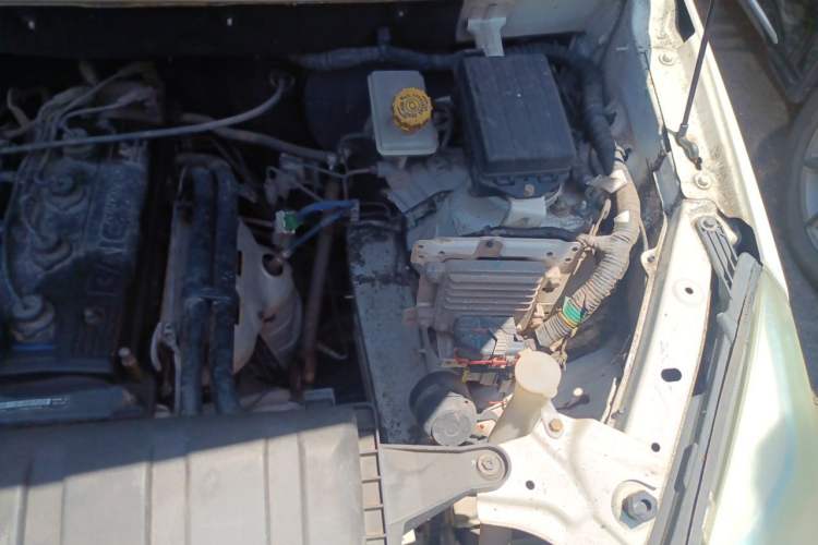 Used HYOSOW H2 2016 H2E 1.5L Classic Model BJ415A Engine Bay Left