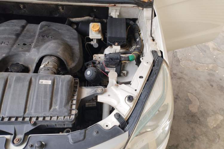 Used HYOSOW H2 2016 H2E 1.5L Elite Model BJ415B Engine Bay Left