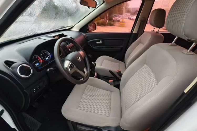 Used HYOSOW H2 2016 H2E 1.5L Elite Model BJ415B Interior 5