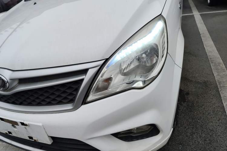Used HYOSOW H2 2016 H2E 1.5L Elite Model BJ415B Left Front Headlight