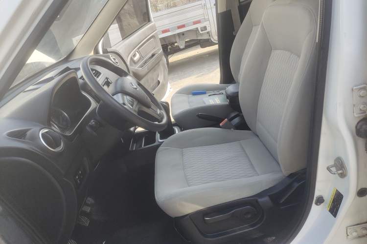 Used HYOSOW H2 2016 H2E 1.5L Elite Model BJ415B Left Front Seat