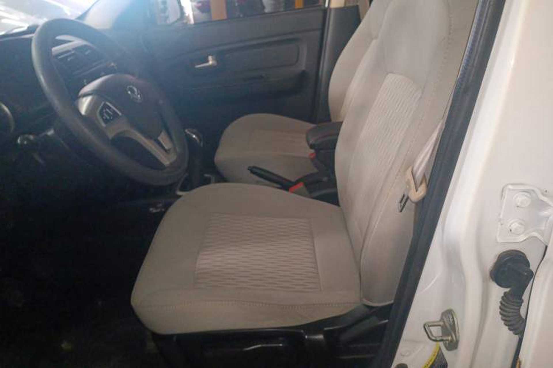 Used HYOSOW H2 2016 H2E 1.5L Elite Model BJ415B Left Front Seat