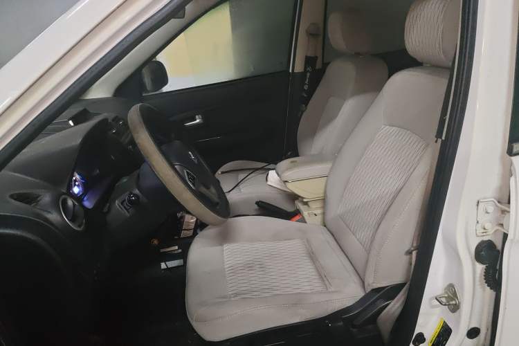 Used HYOSOW H2 2016 H2E 1.5L Elite Model BJ415B Left Front Seat