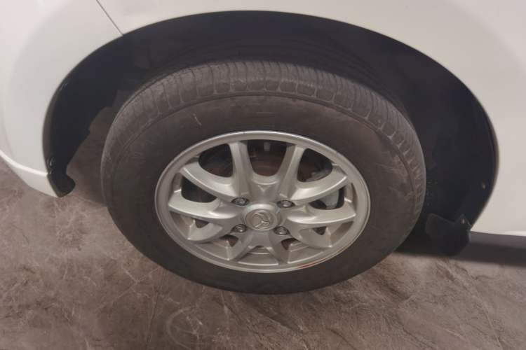 Used HYOSOW H2 2016 H2E 1.5L Elite Model BJ415B Left Front Wheel Hub