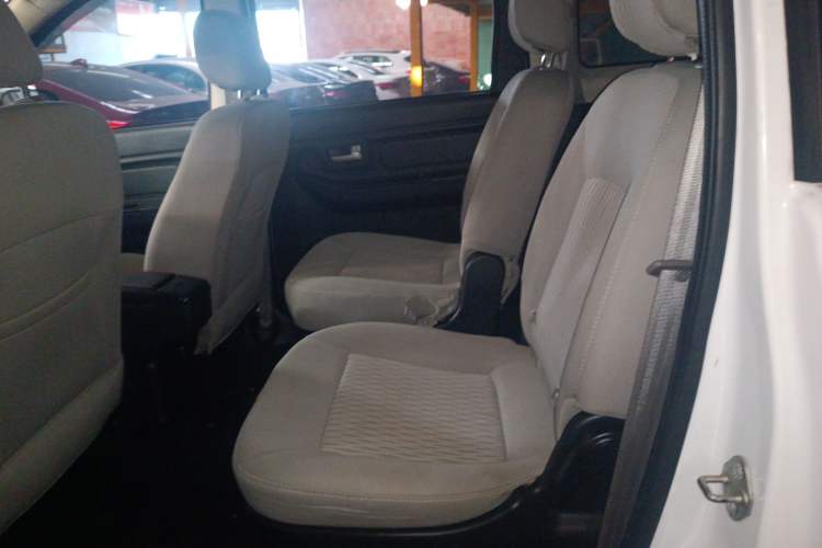 Used HYOSOW H2 2016 H2E 1.5L Elite Model BJ415B Left Rear Seat