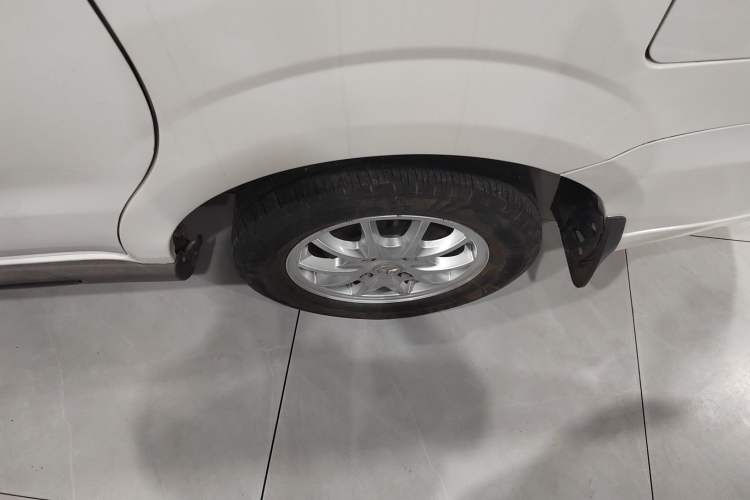 Used HYOSOW H2 2016 H2E 1.5L Elite Model BJ415B Left Rear Wheel Hub