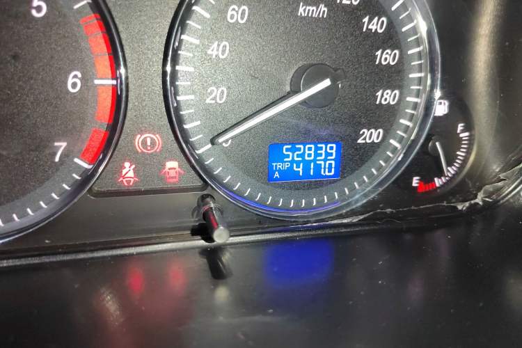 Used HYOSOW H2 2016 H2E 1.5L Elite Model BJ415B Odometer Close Up
