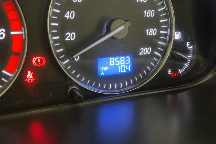 Used HYOSOW H2 2016 H2E 1.5L Classic Model BJ415A Odometer Close Up