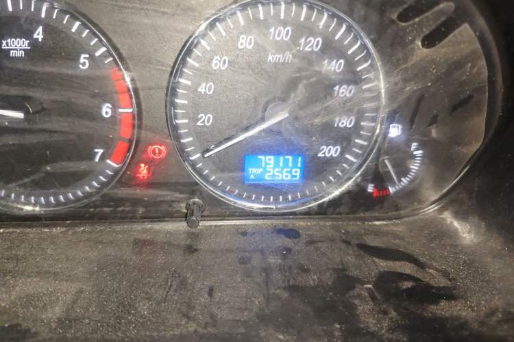Used HYOSOW H2 2016 H2E 1.5L Fashion Model BJ415B Odometer Close Up