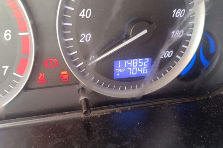 Used HYOSOW H2 2016 H2E 1.5L Elite Model BJ415B Odometer Close Up