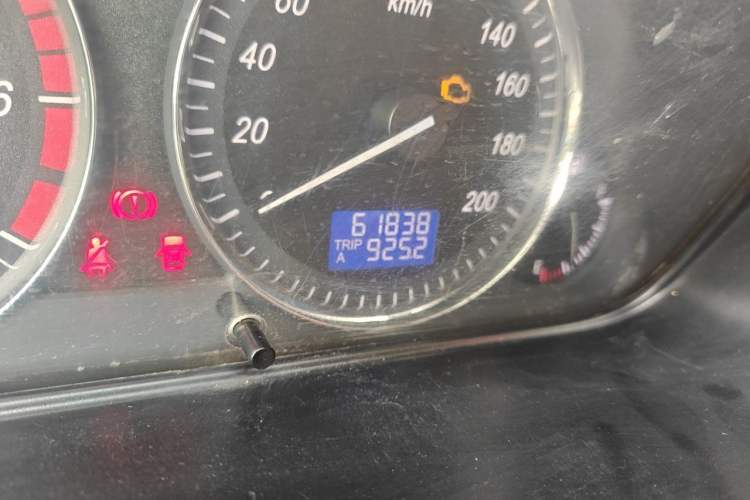 Used HYOSOW H2 2016 H2E 1.5L Elite Model BJ415B Odometer Close Up