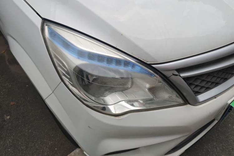 Used HYOSOW H2 2016 H2E 1.5L Elite Model BJ415B Right Front Headlight
