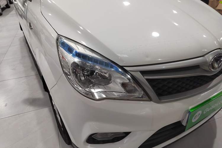 Used HYOSOW H2 2016 H2E 1.5L Elite Model BJ415B Right Front Headlight