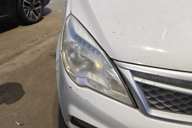 Used HYOSOW H2 2016 H2E 1.5L Elite Model BJ415B Right Front Headlight