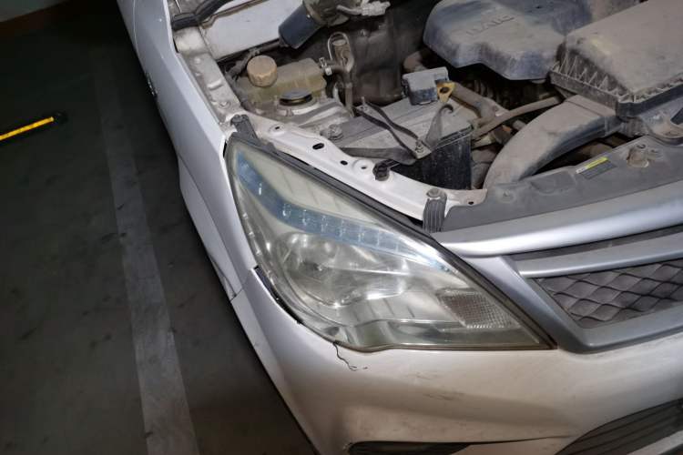 Used HYOSOW H2 2016 H2E 1.5L Elite Model BJ415B Right Front Headlight