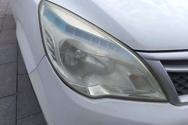 Used HYOSOW H2 2016 H2E 1.5L Elite Model BJ415B Right Front Headlight