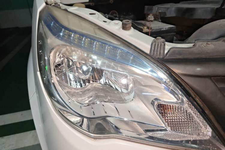 Used HYOSOW H2 2016 H2E 1.5L Fashion Model BJ415B Right Front Headlight