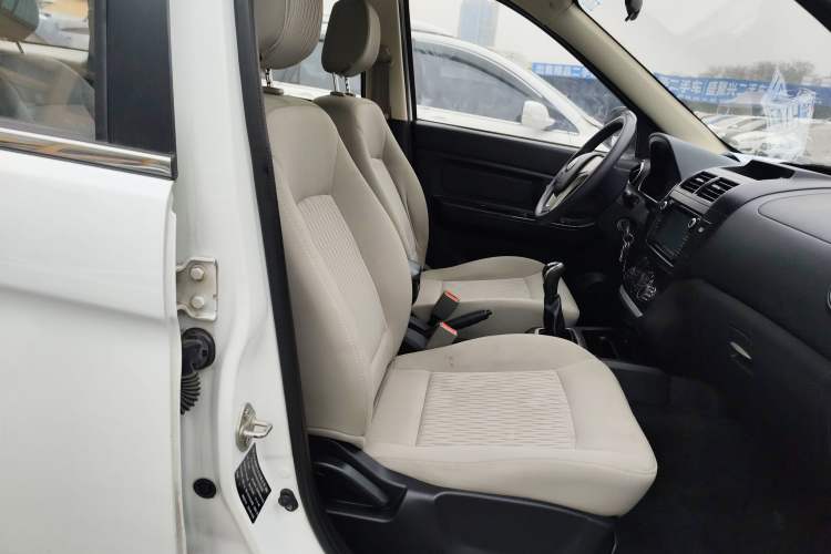 Used HYOSOW H2 2016 H2E 1.5L Elite Model BJ415B Right Front Seat
