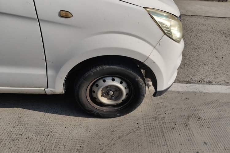 Used HYOSOW H2 2016 H2E 1.5L Fashion Model BJ415B Right Front Wheel Hub