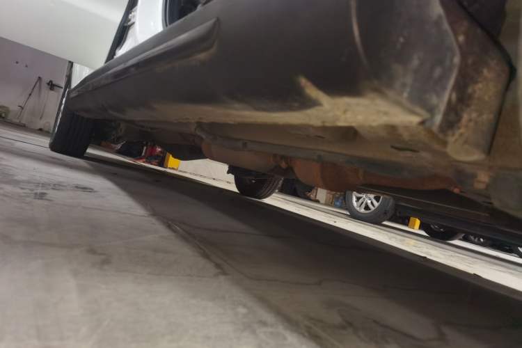 Used HYOSOW H2 2016 H2E 1.5L Elite Model BJ415B Right Side Sill