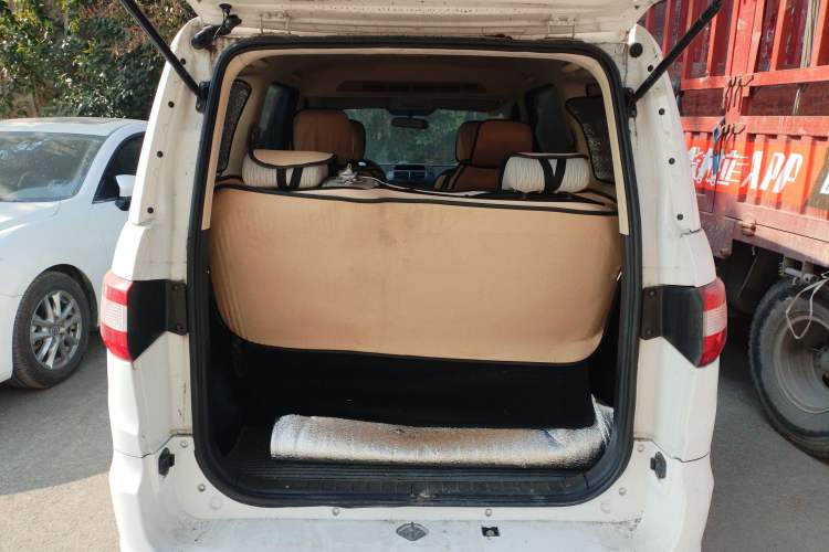 Used HYOSOW H2 2016 H2E 1.5L Fashion Model BJ415B Trunk