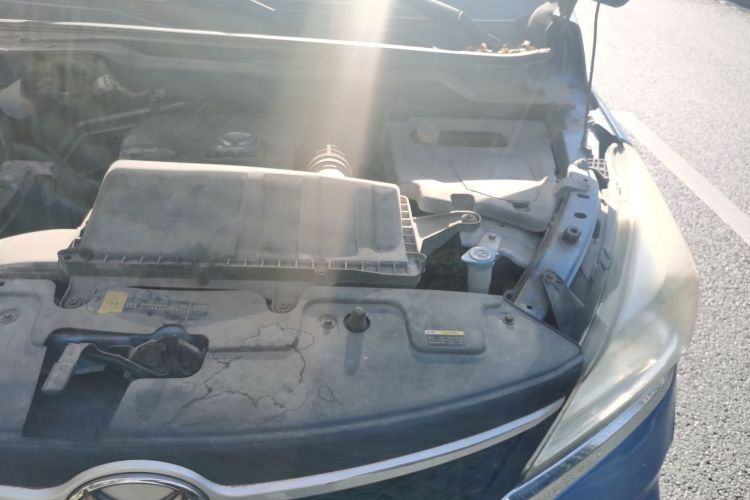 Used HYOSOW H3 2015 1.5L manual Comfort trim level Engine Bay Left