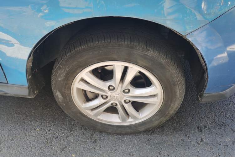 Used HYOSOW H3 2015 1.5L manual Comfort trim level Right Front Wheel Hub