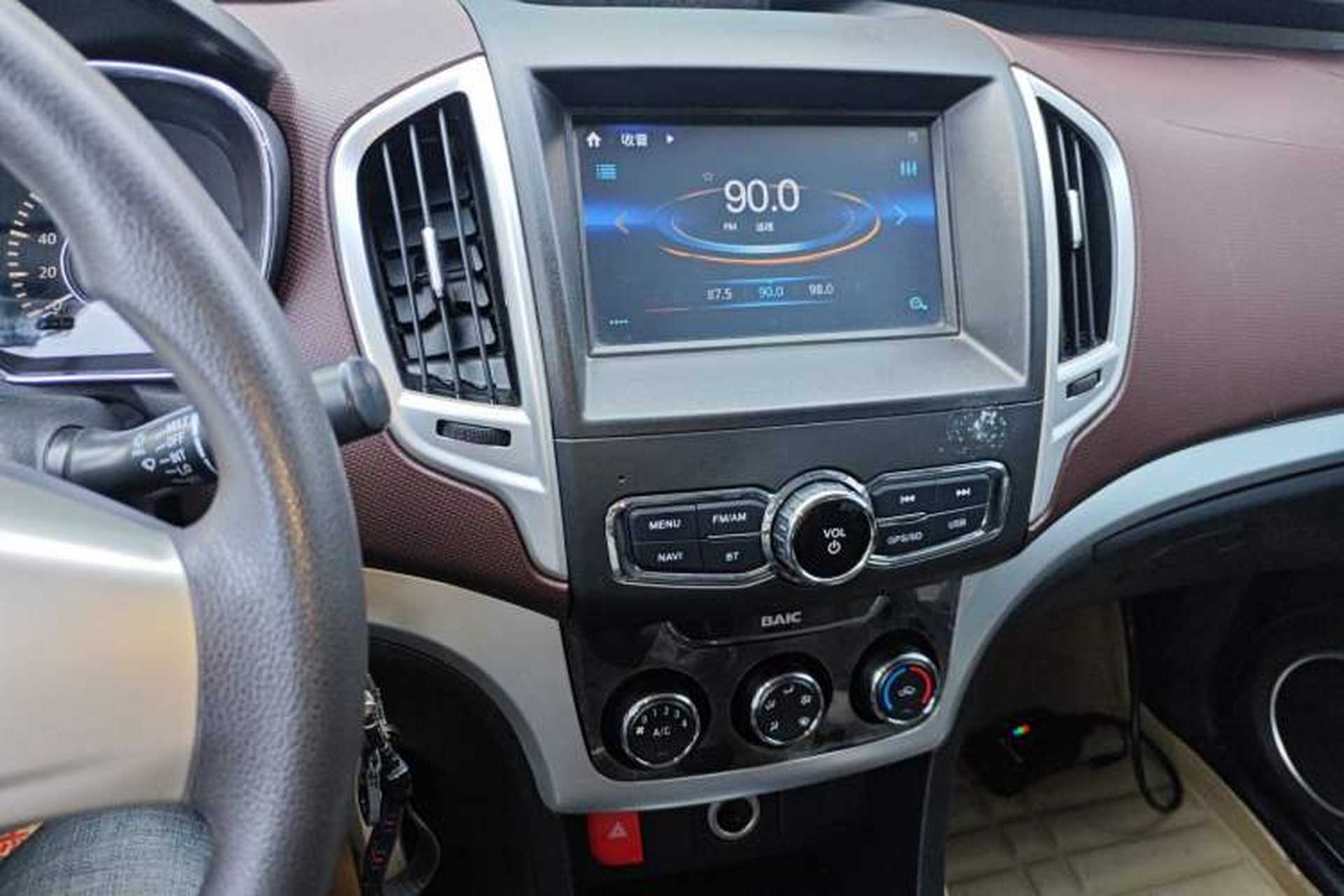 Used HYOSOW H3 2015 1.5L manual Comfort trim level Audio And AC Panel