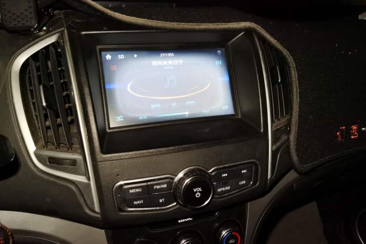Used HYOSOW H3 2015 1.5L manual luxury version Audio And AC Panel